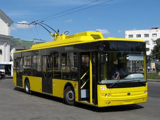 تامین انرژی اتوبوسهای برقی با سوخت مازوت یا پنل‌های خورشیدی؟