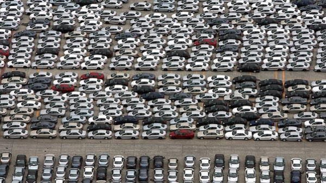 خودروهای مانده در پارکینگ پارس‌خودرو به دلیل کمبود قطعه به بازار عرضه نشدند