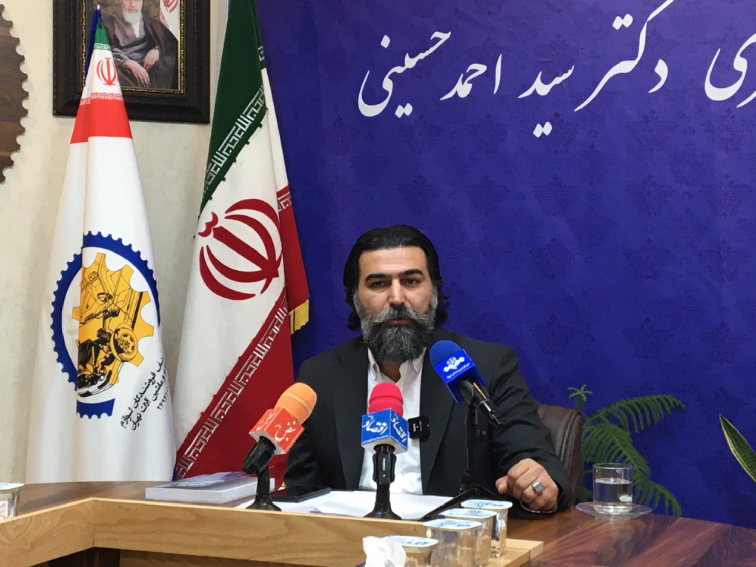 نشست خبری رئیس اتحادیه لوازم یدکی خودرو تهران برگزار شد